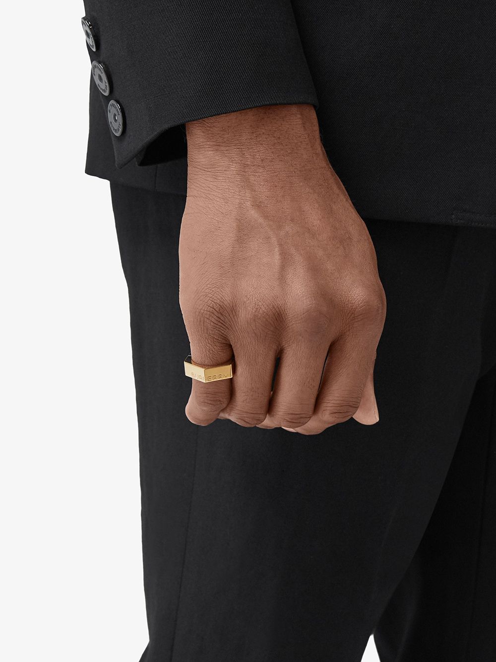 фото Burberry engraved logo ring