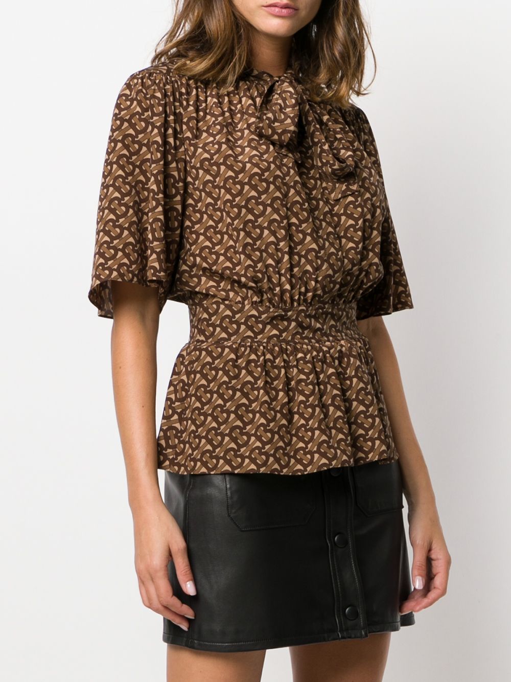 фото Burberry блузка с монограммой