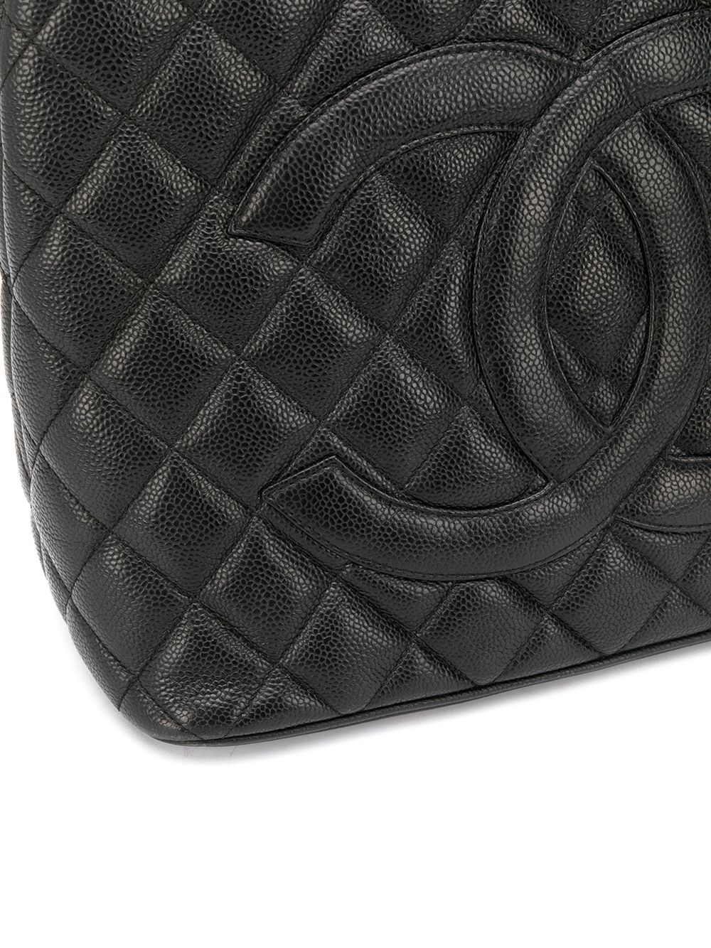 фото Chanel pre-owned стеганая сумка-тоут 2010-го года с логотипом cc