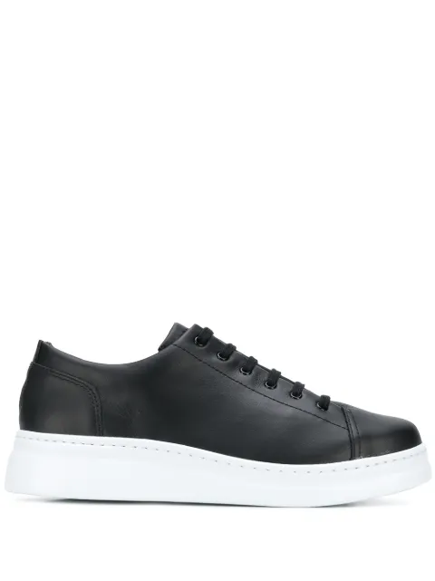 Camper tenis bajos con agujetas