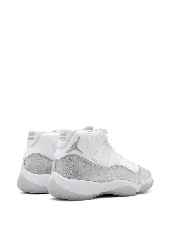 Jordan on sale 11 silver