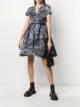 الصورة 2 من Moschino Pre-Owned فستان بحزام وطبعة ملائكة 1990