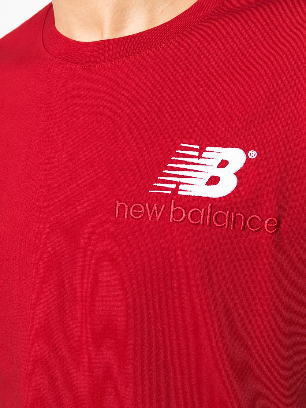 фото New balance футболка с логотипом
