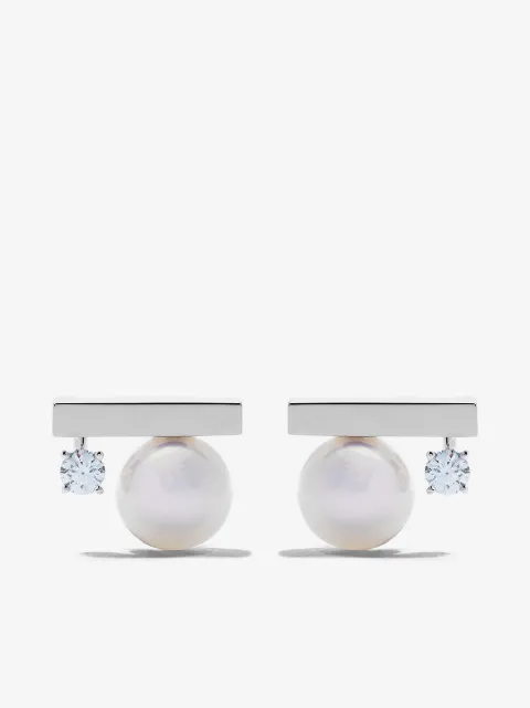 TASAKI aretes Petit Balance Class en oro blanco de 18kt con diamantes