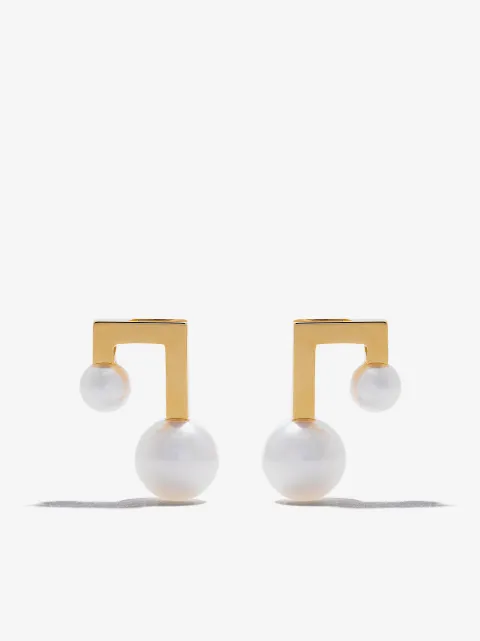 TASAKI aretes Balance Note Collection Line Akoya en oro amarillo de 18kt con perla