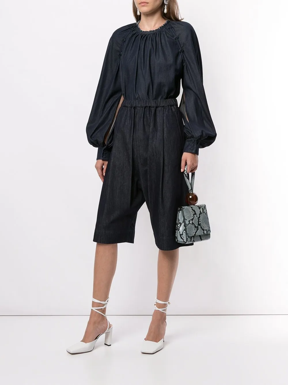 фото Nº21 топ c рукавами бишоп на пуговицах