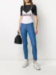 الصورة 2 من Dsquared2 بلوزة كروسيه بطبعة شعار الماركة