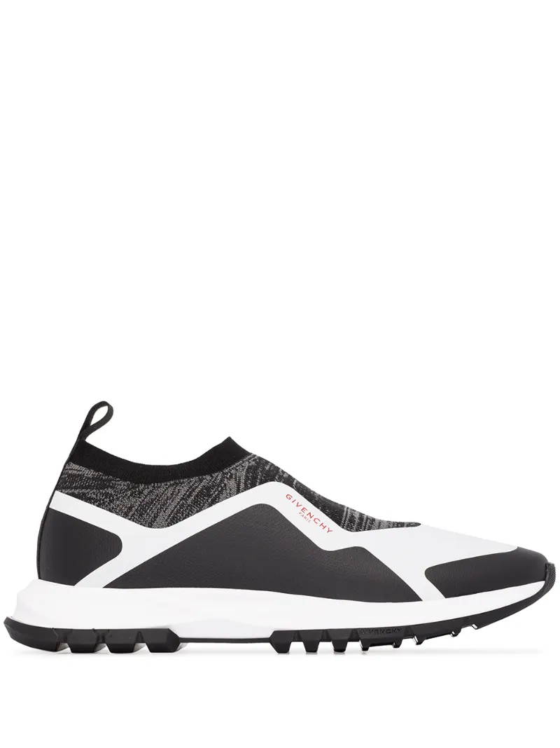 GIVENCHY SPECTRE RUNNER SNEAKERS
