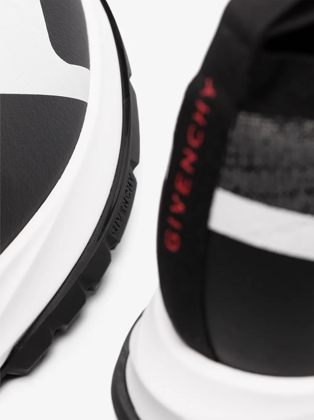 GIVENCHY GIVENCHY BLACK AND WHITE SPECTRE RUNNER SNEAKERS,BH0034H0MG14770621