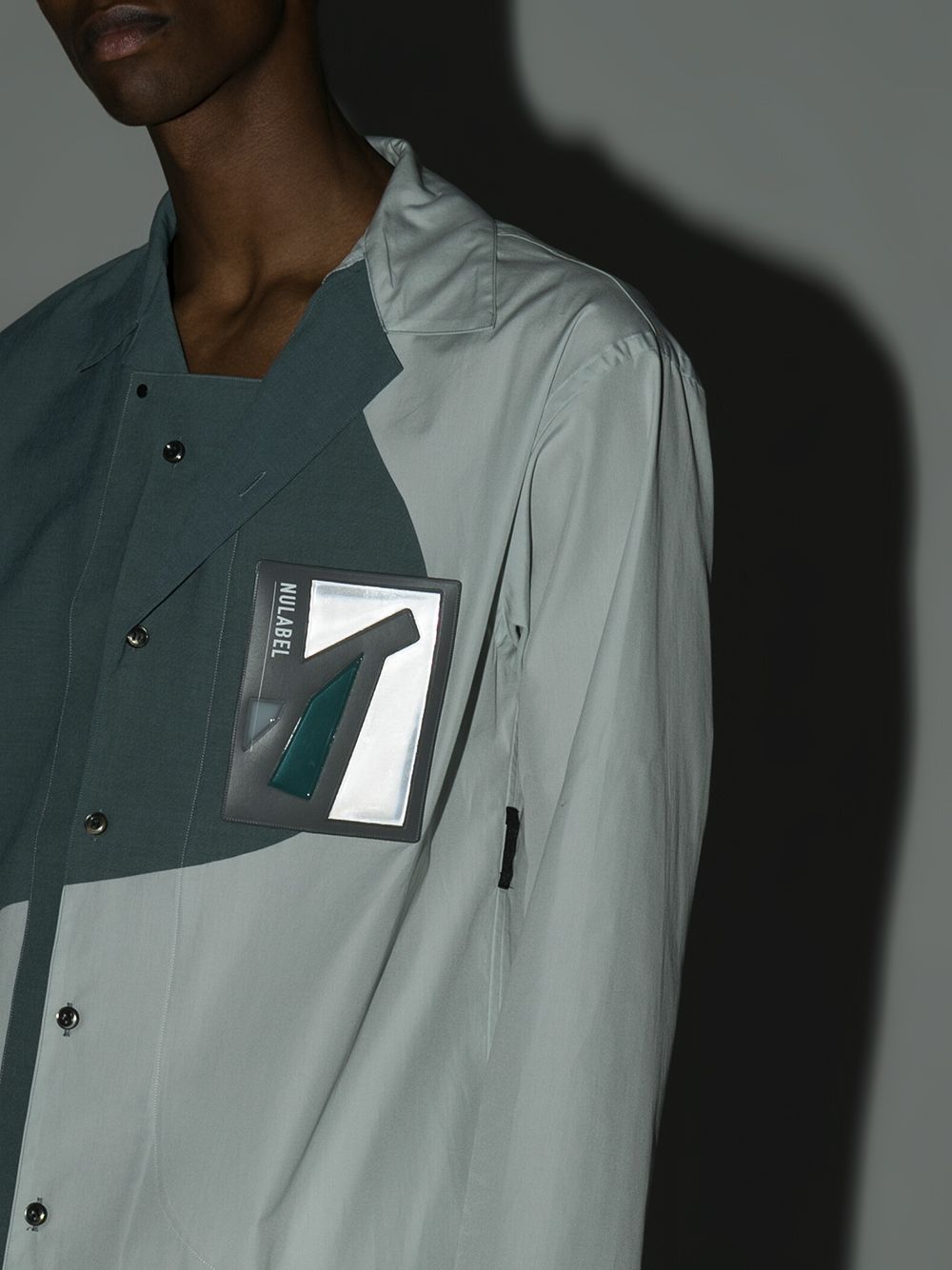 фото Nulabel motif detail colour block cotton shirt jacket