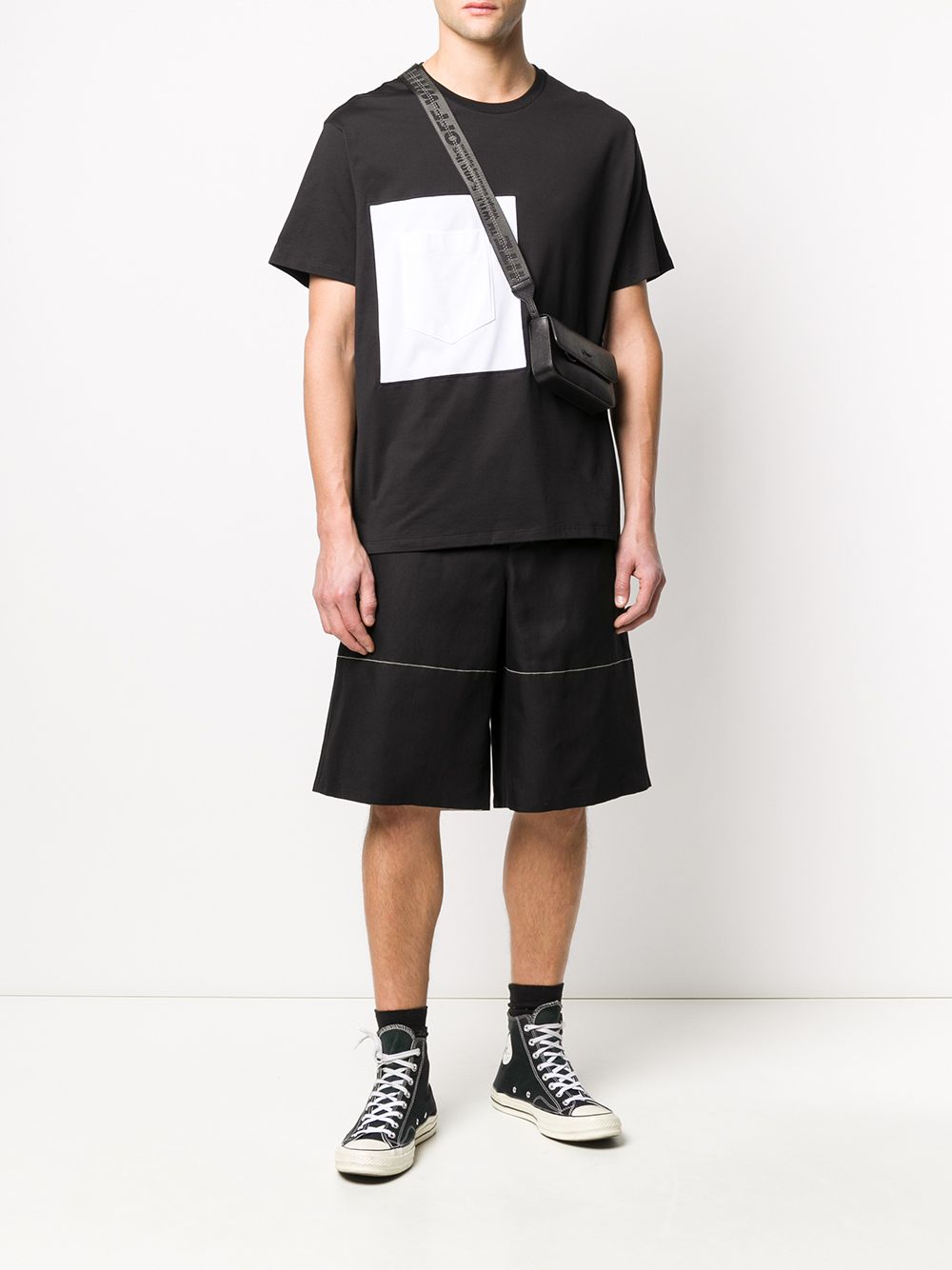 Neil Barrett T-shirt met borstzak - Zwart