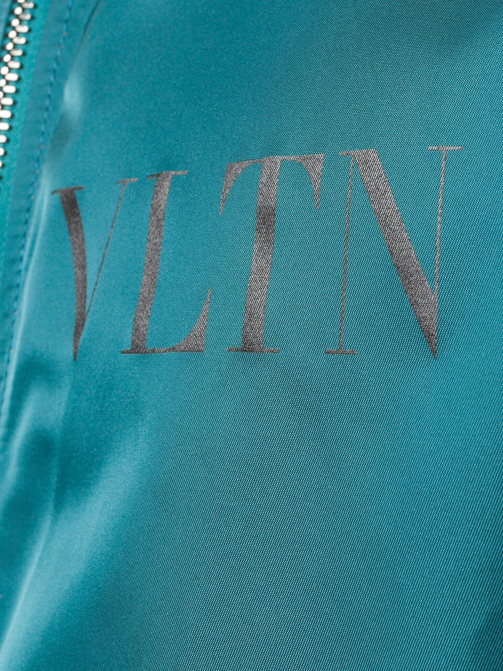 фото Valentino бомбер с логотипом vltn