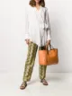 الصورة 2 من Jimmy Choo حقيبة عملية كبيرة فارين