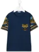 الصورة 1 من Dolce & Gabbana Kids تيشيرت بطبعة الباروك