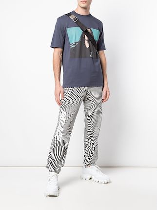 graphic print track pants展示图