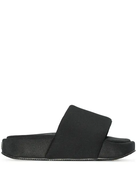 y3 flip flops