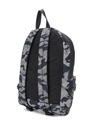 camouflage-print backpack展示图