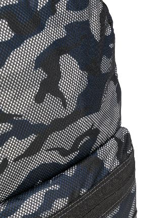 camouflage-print backpack展示图