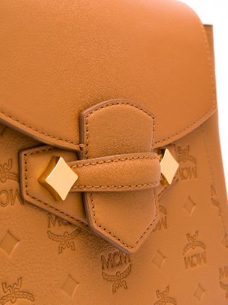 embossed logo backpack展示图