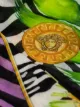 Versace pañuelo con motivo de animal selvático