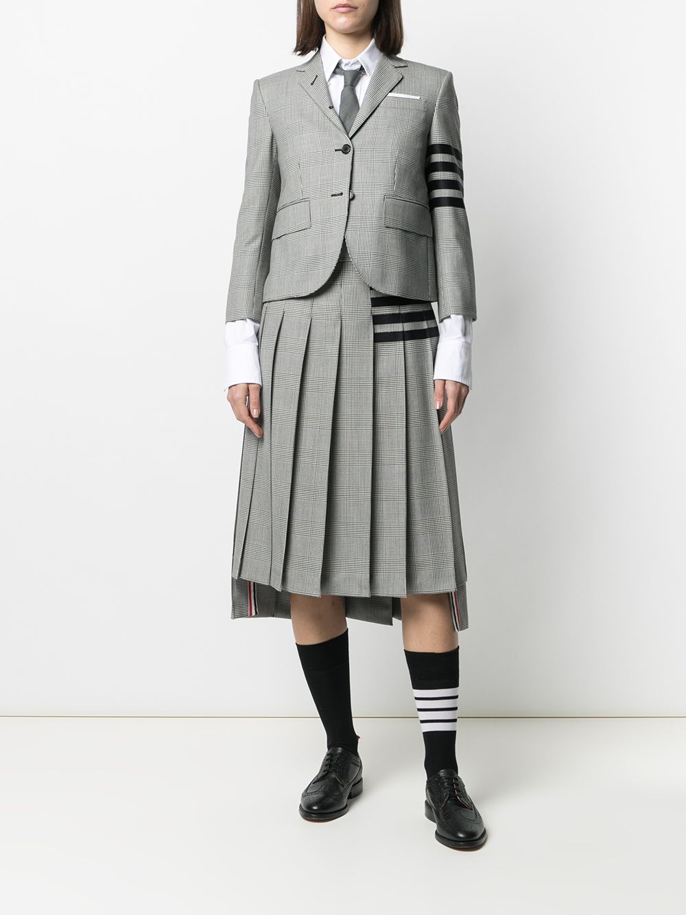 фото Thom browne блейзер classic sb в клетку prince of wales с полосками 4-bar