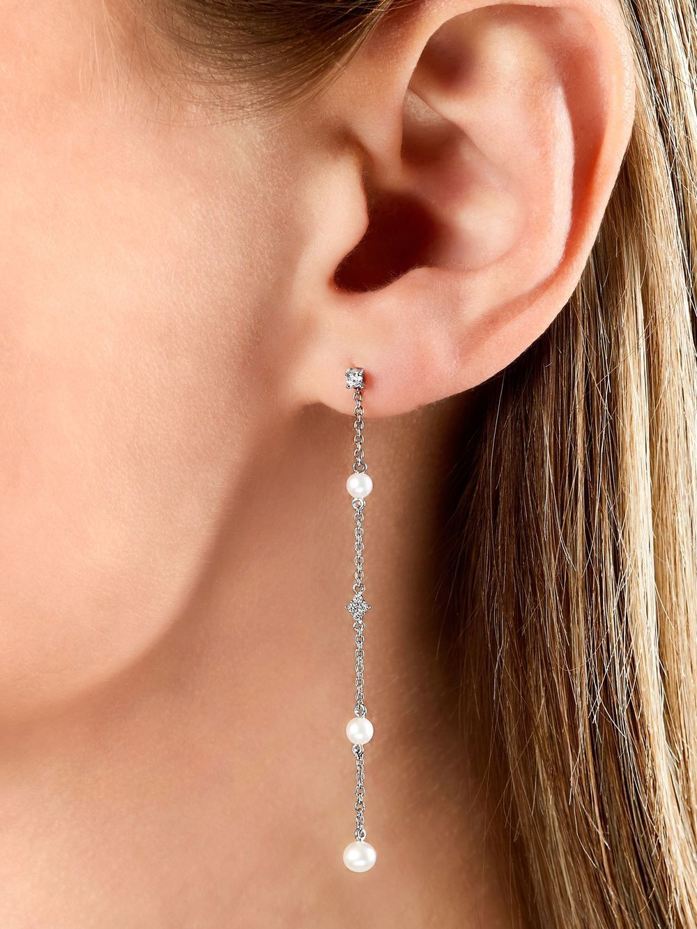 Shop Yoko London 18kt White Gold Trend Freshwater Pearl And Diamond Earrings In 7
