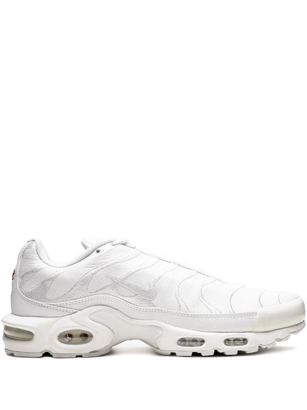 nike air max plus tn all white