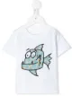 الصورة 1 من Stella McCartney Kids تيشيرت بأكمام قصيرة وطبعة سمكة