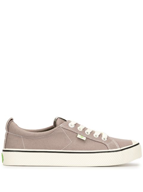 Cariuma OCA Stripe low-top canvas sneakers