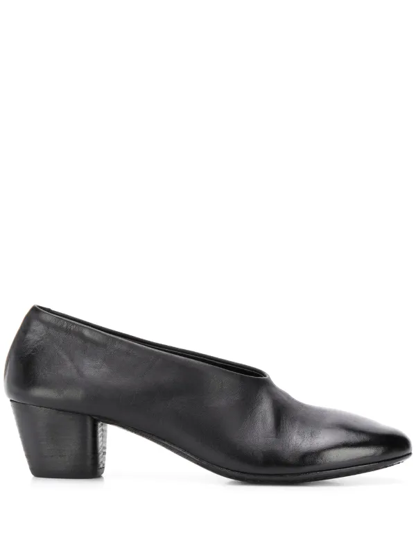 black almond toe pumps