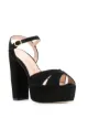 الصورة 2 من Stuart Weitzman صندل بنعل بلاتفورم