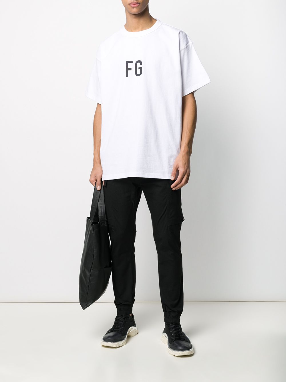 фото Fear of god short sleeve monogrammed t-shirt