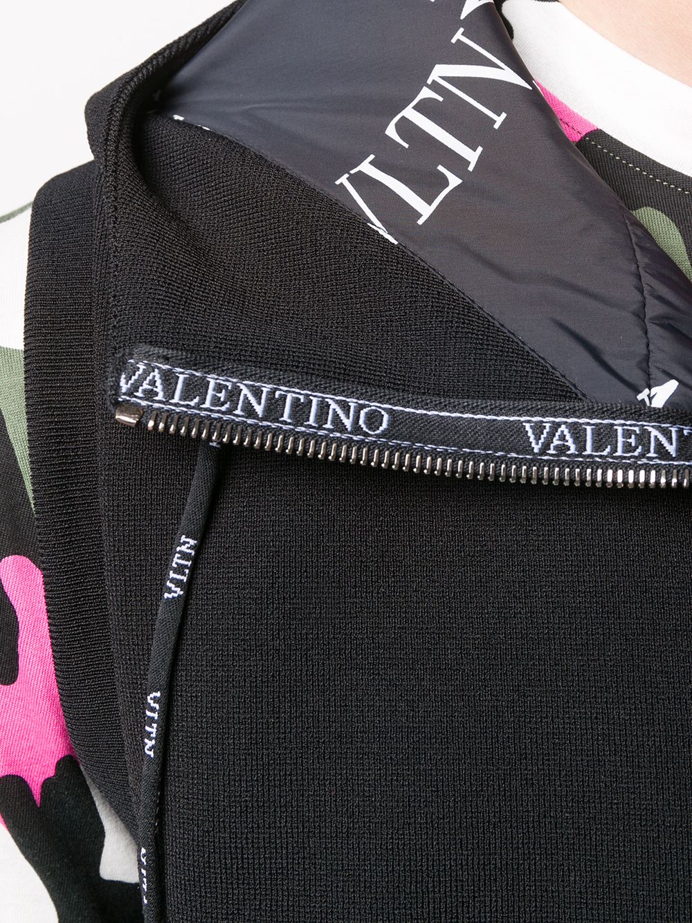 фото Valentino жилет с капюшоном и логотипом vltn