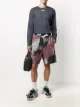 الصورة 2 من Off-White شورت بطبعة كاموفلاج