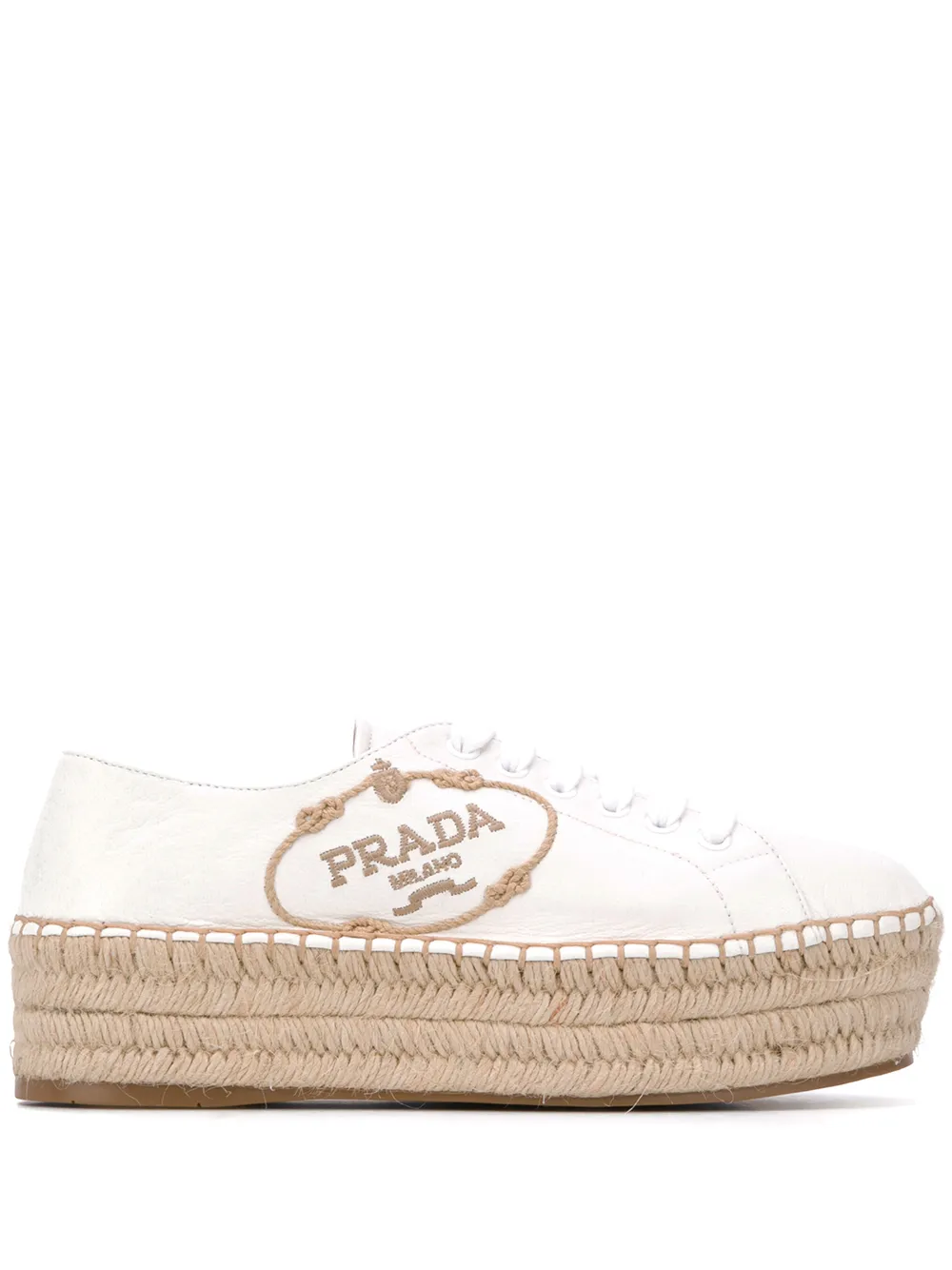 baskets à détail en raphia