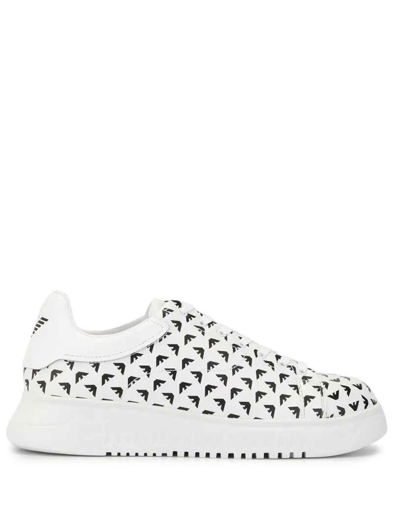 Emporio Armani – logo print low-top sneakers – men – Polyamide/Leather/Polyurethane/Fabric – 6, 11 – White