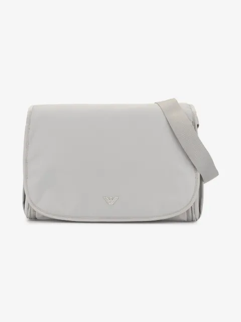 Emporio Armani Kids pañalera con placa del logo
