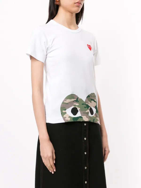 Comme des garçons play camo peek heart t-shirt hotsell