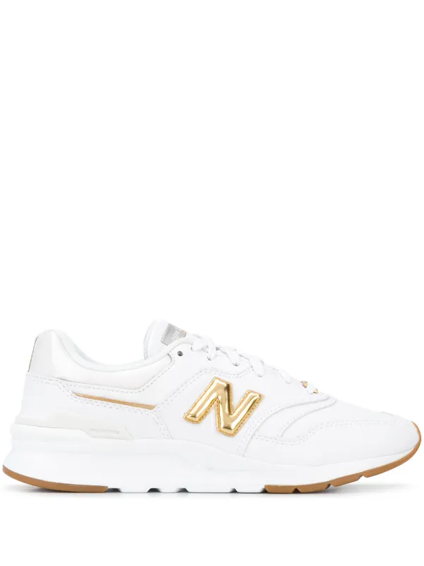 new balance metallic