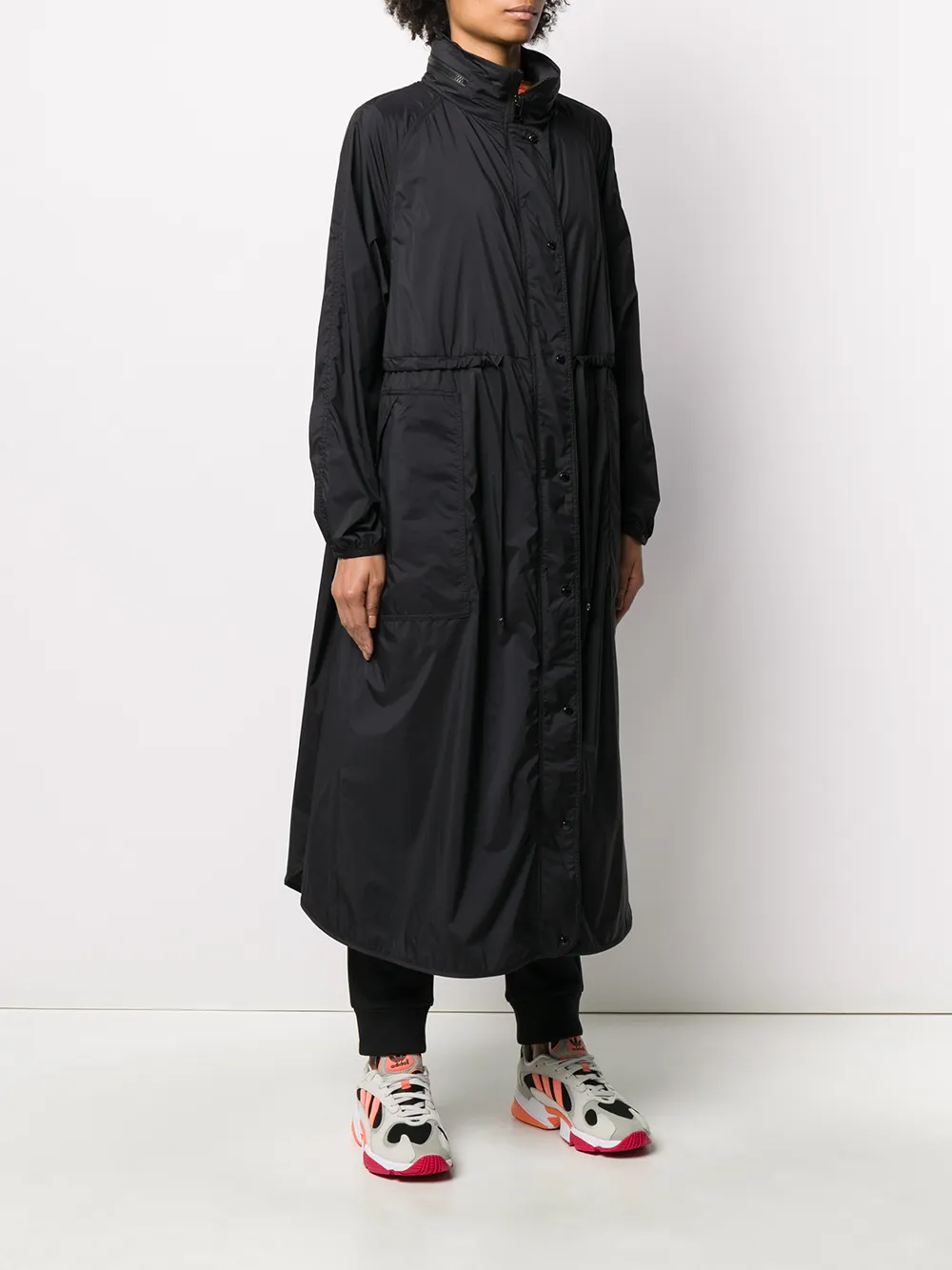 фото Moncler длинное пальто с капюшоном