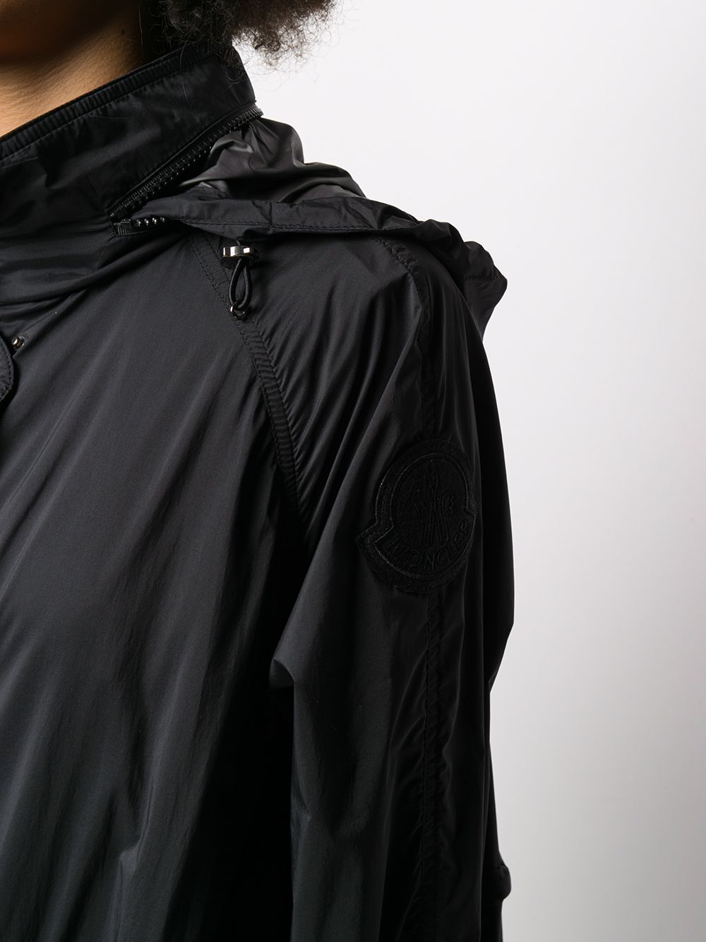 фото Moncler длинное пальто с капюшоном