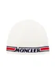 الصورة 1 من Moncler Kids قبعة منسوجة ومزينة بشعار الماركة