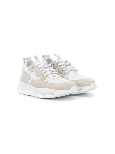Versace Kids tenis bajos con rejilla