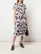 الصورة 2 من Proenza Schouler بلوزة بتصميم بيبلوم وكسرات