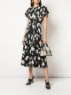 الصورة 2 من Proenza Schouler فستان مطبوع بخصر ضيق