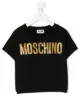 الصورة 1 من Moschino Kids تيشيرت بشعار ماركة ميتاليك