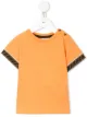 الصورة 1 من Fendi Kids تيشيرت بأساور متباينة الألوان وبشعار الماركة