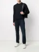 الصورة 2 من Emporio Armani كنزة منسوجة بشعار الماركة