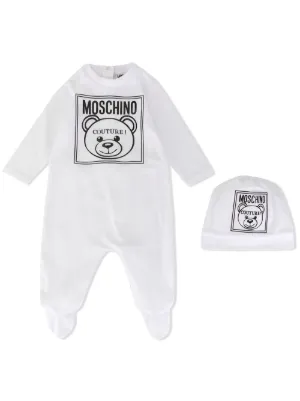 Moschino Kids طقم بدلة وقبعة أطفال بطبعة شعار الماركة