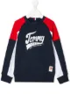 الصورة 1 من Tommy Hilfiger Junior سويت شيرت متباين الألوان بشعار الماركة